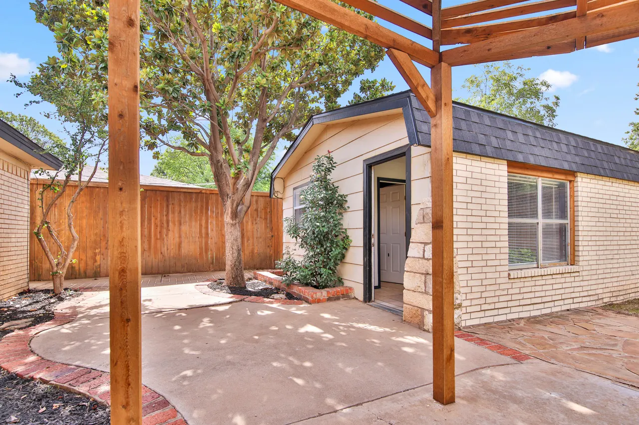 Photo 36 — 8012 Richmond Avenue, Lubbock, TX 79424