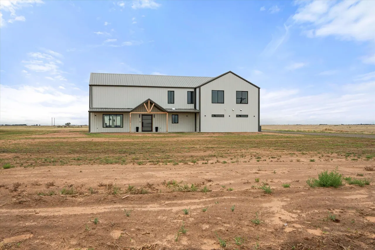 Photo 3 — 6864 Filly Road, Lubbock, TX 79407