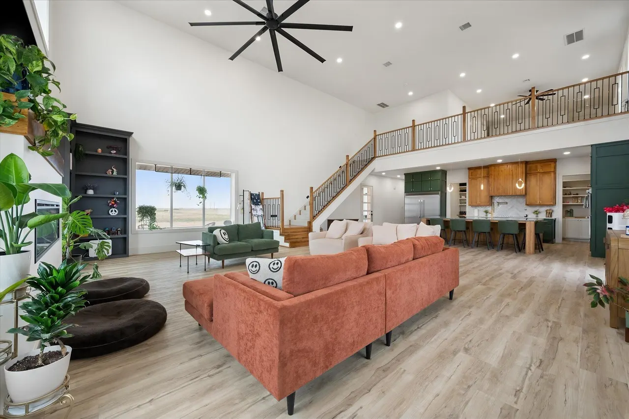 Photo 10 — 6864 Filly Road, Lubbock, TX 79407