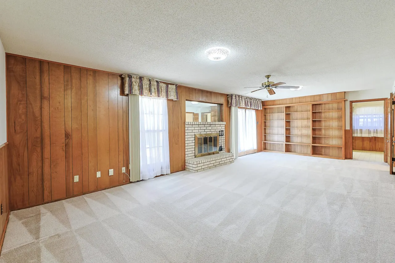 Photo 12 — 5413 16th Place, Lubbock, TX 79416