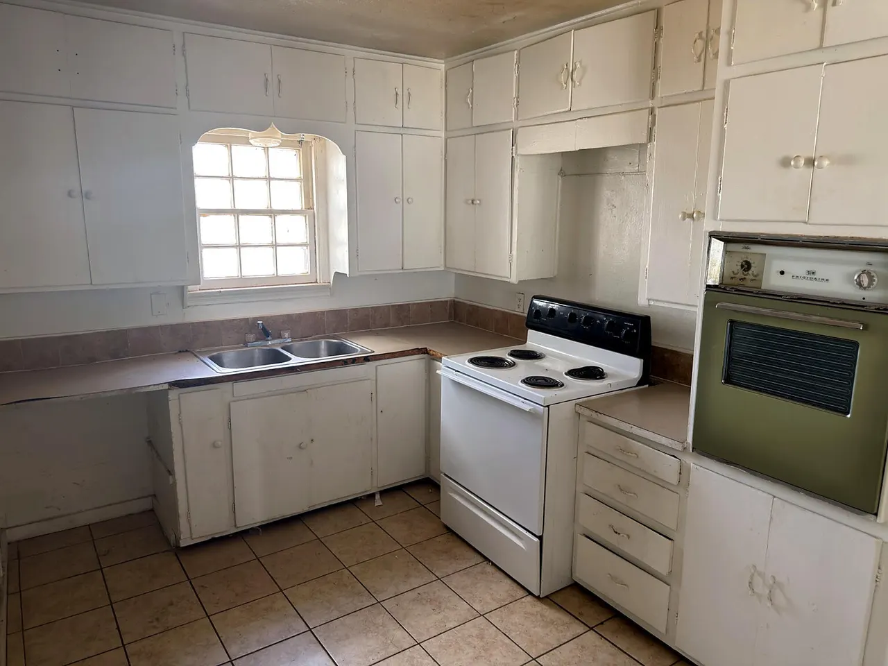 Photo 5 — 1524 26th Street, Lubbock, TX 79411