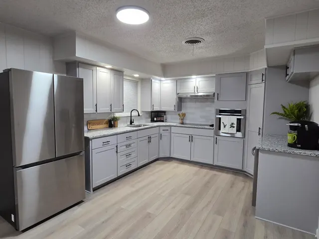 Photo 2 — 2231 S 6th Street, Lamesa, TX 79331