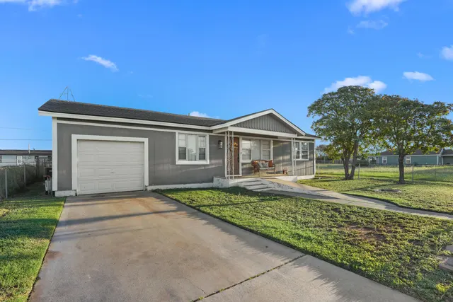 Photo 2 — 4217 E 63rd Street, Lubbock, TX 79403