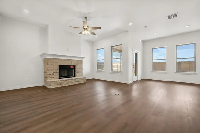 Photo 4 — 709 E 21st Street, Wolfforth, TX 79382