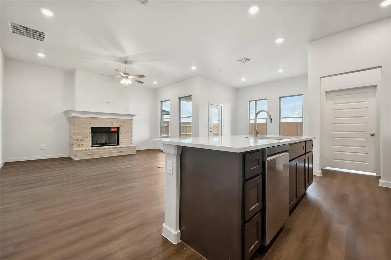Photo 12 — 709 E 21st Street, Wolfforth, TX 79382