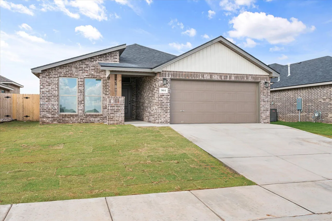 Front exterior — 904 E 34th Street, Wolfforth, TX 79382