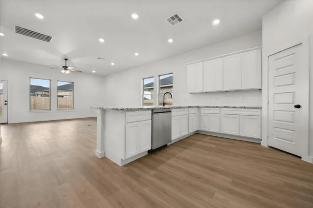 Photo 3 — 904 E 34th Street, Wolfforth, TX 79382