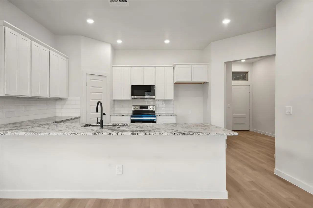 Photo 6 — 904 E 34th Street, Wolfforth, TX 79382