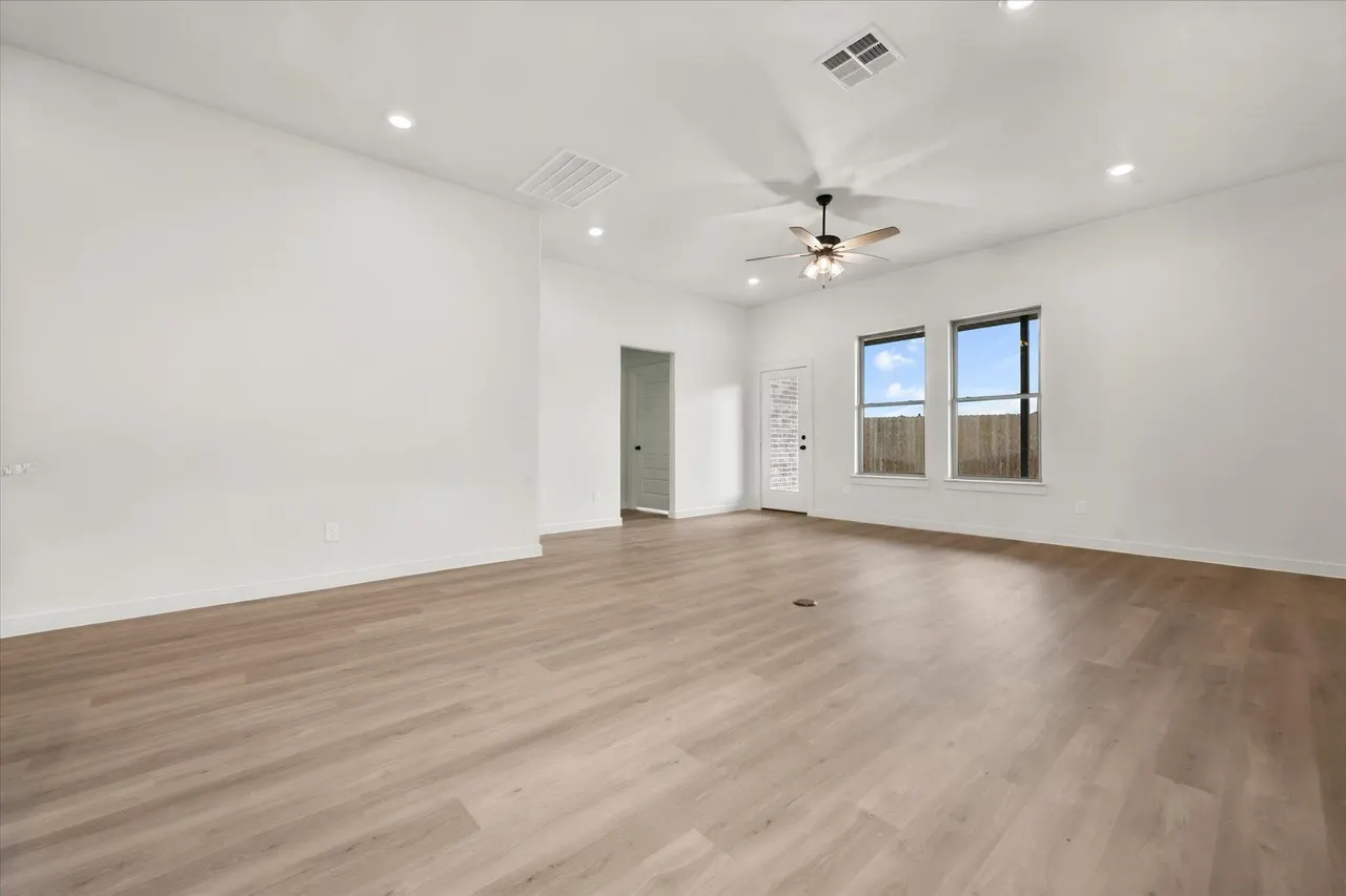 Photo 13 — 904 E 34th Street, Wolfforth, TX 79382