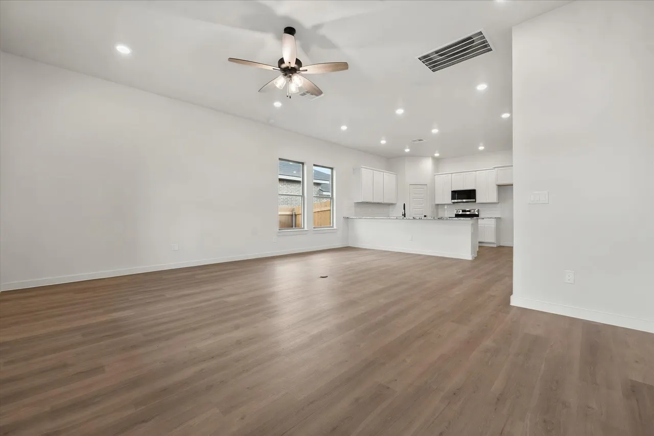 Photo 8 — 904 E 34th Street, Wolfforth, TX 79382