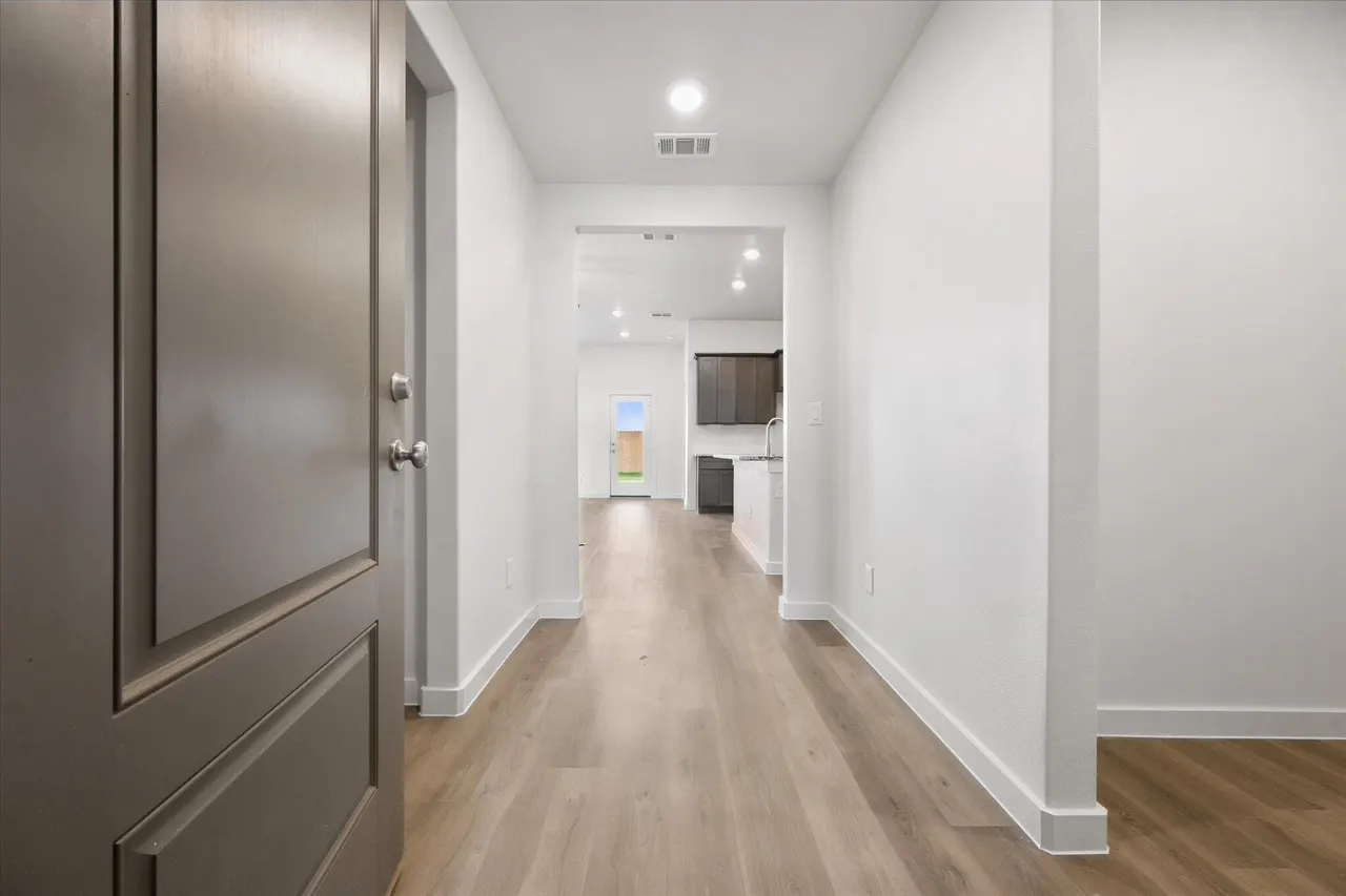 Photo 3 — 803 E 21st Street, Wolfforth, TX 79382