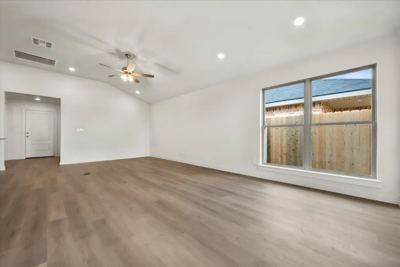 Photo 9 — 803 E 21st Street, Wolfforth, TX 79382