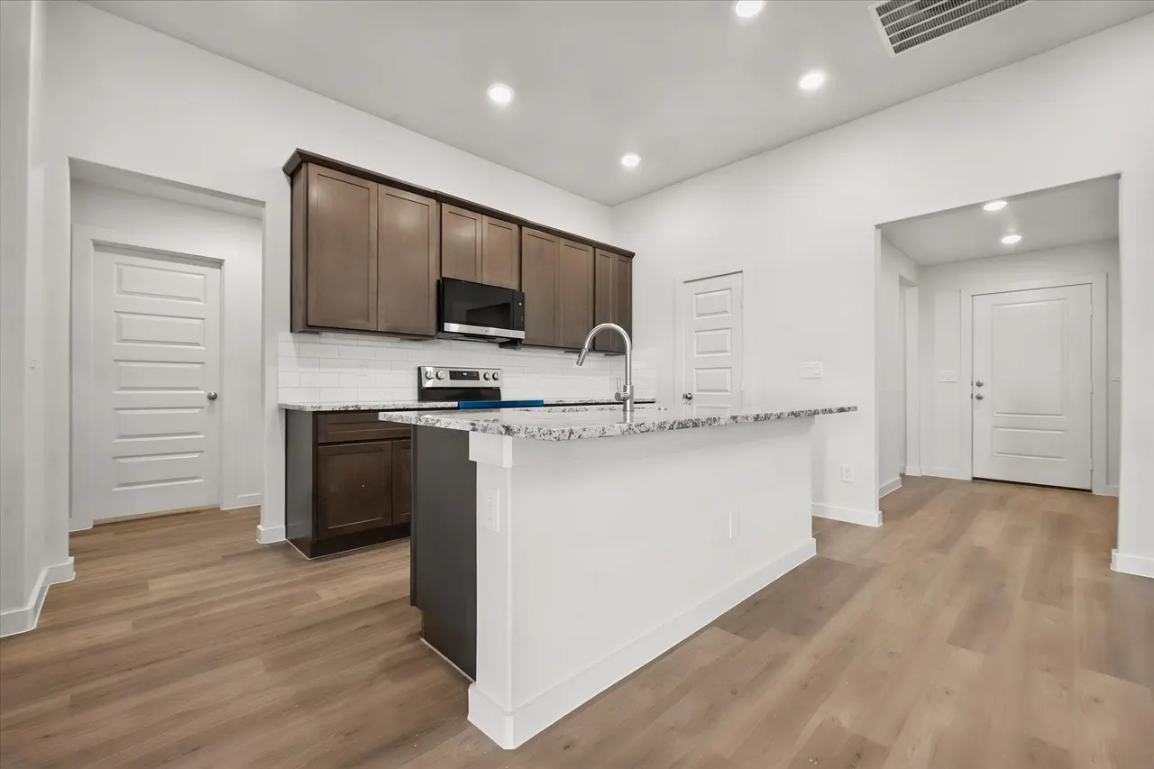Photo 10 — 803 E 21st Street, Wolfforth, TX 79382