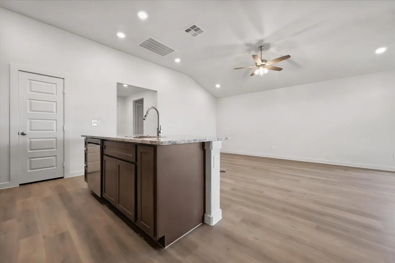 Photo 14 — 803 E 21st Street, Wolfforth, TX 79382