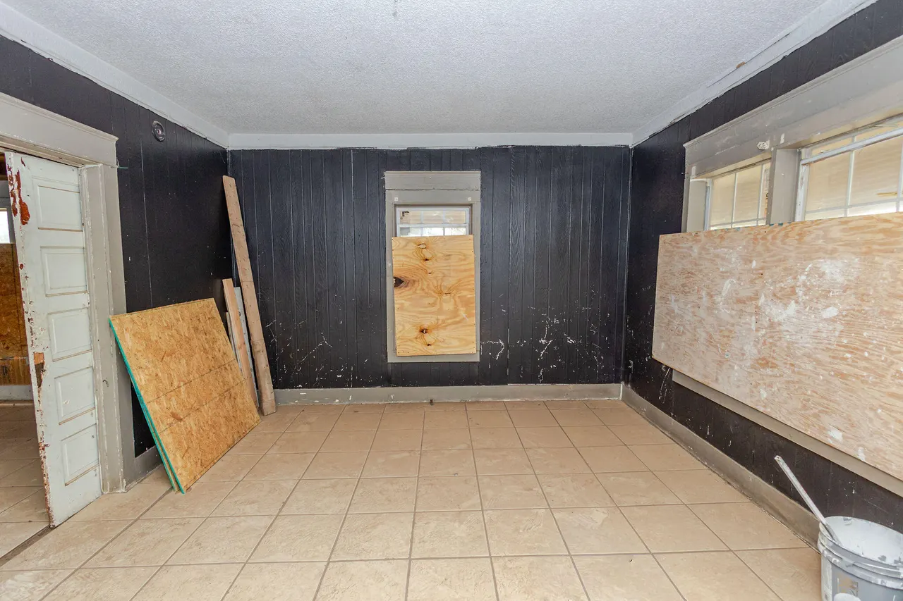 Photo 10 — 1916 Avenue O, Lubbock, TX 79411
