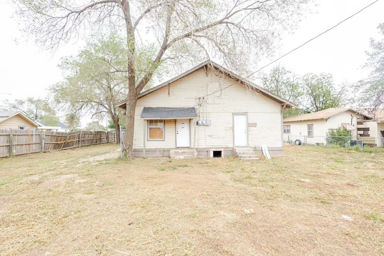 Photo 16 — 1916 Avenue O, Lubbock, TX 79411