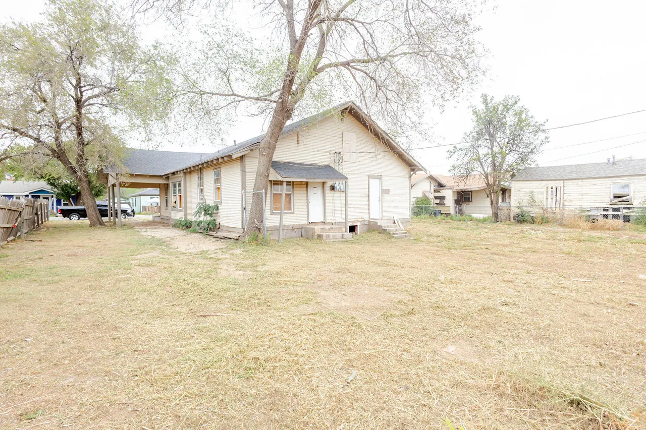 Photo 17 — 1916 Avenue O, Lubbock, TX 79411