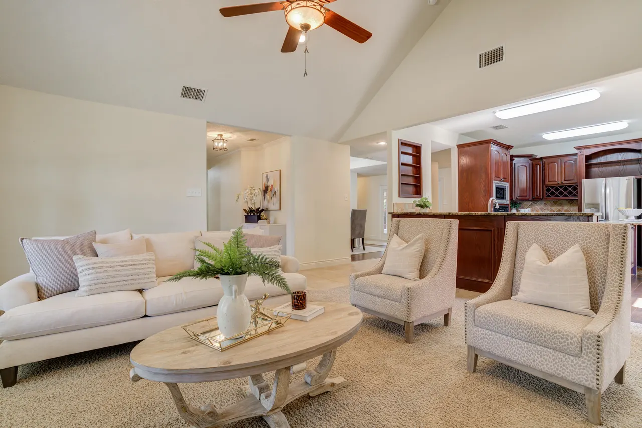 Photo 13 — 3913 100th Street, Lubbock, TX 79423
