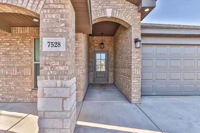Photo 2 — 7528 98th Place, Lubbock, TX 79424