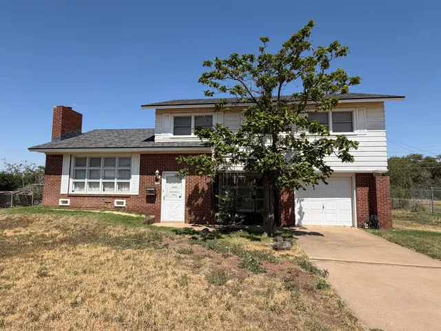 Photo 2 — 2802 Walnut Avenue, Lubbock, TX 79404