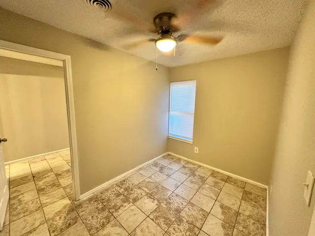 Photo 5 — 1901 42nd Street 4, Lubbock, TX 79412