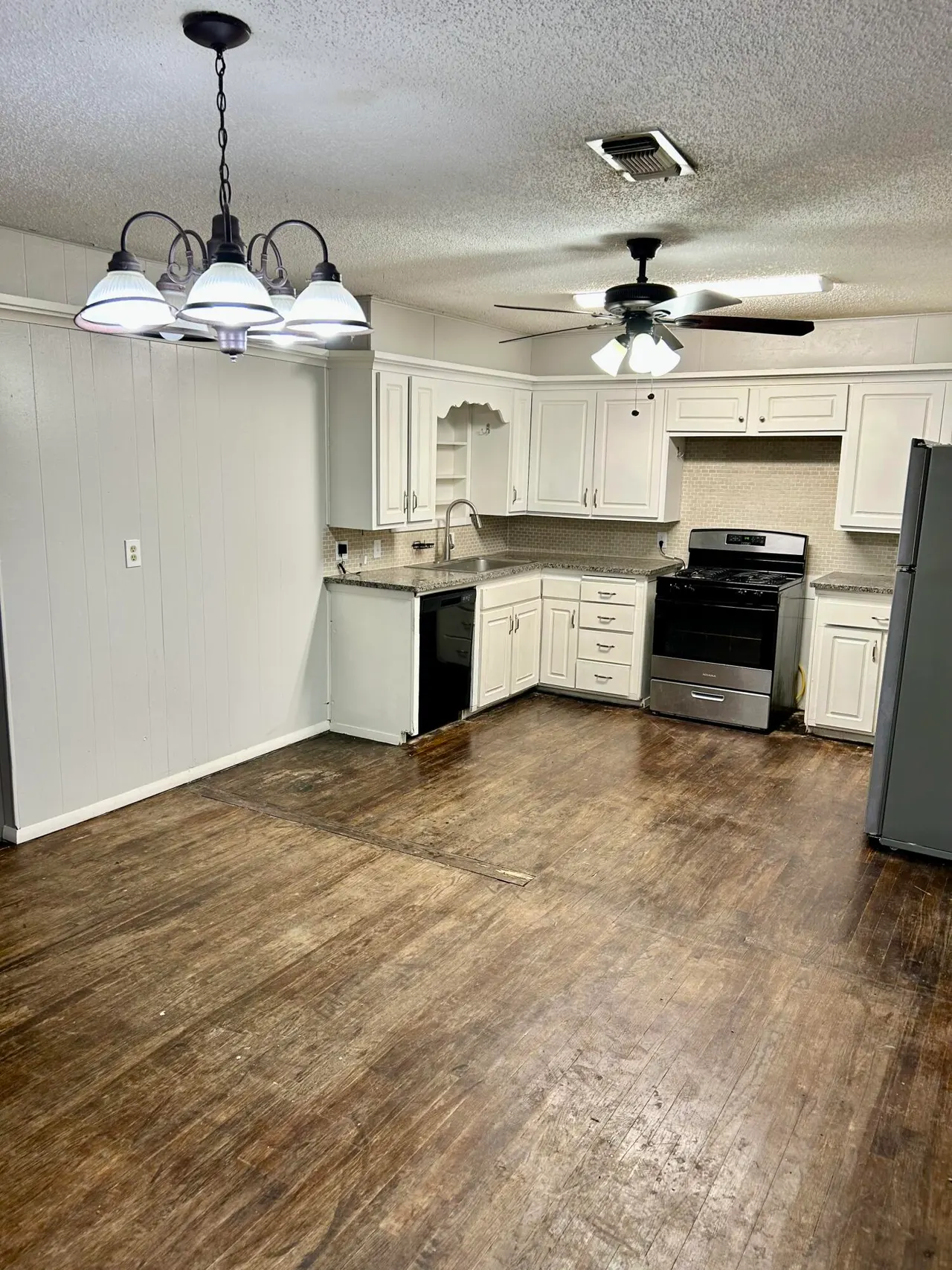 Photo 8 — 3819 33rd Street, Lubbock, TX 79410
