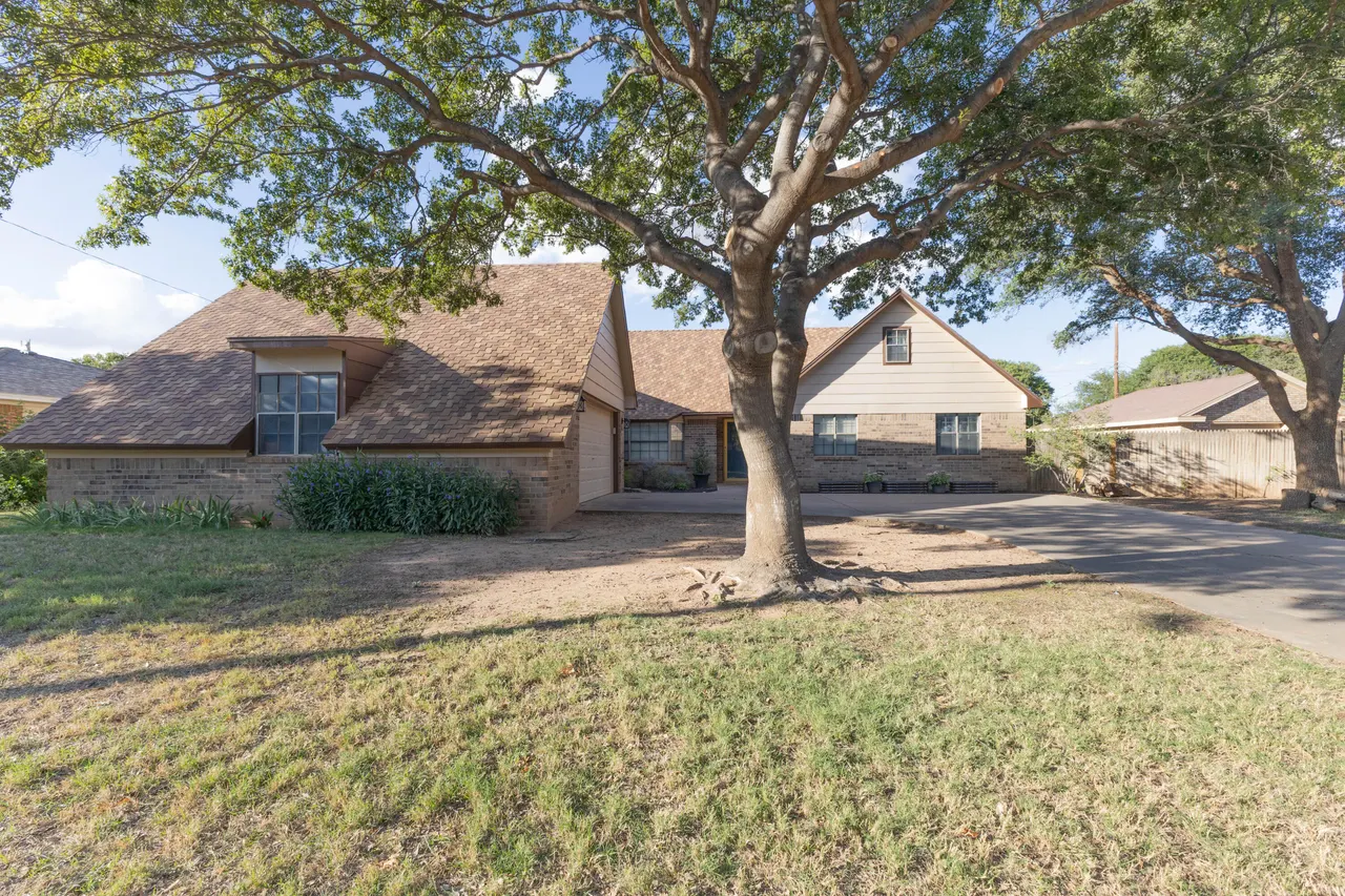Front exterior — 1411 6th Street, Shallowater, TX 79363