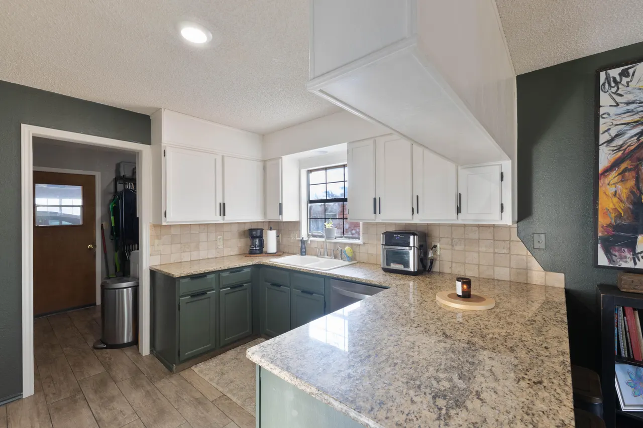 Photo 4 — 1411 6th Street, Shallowater, TX 79363