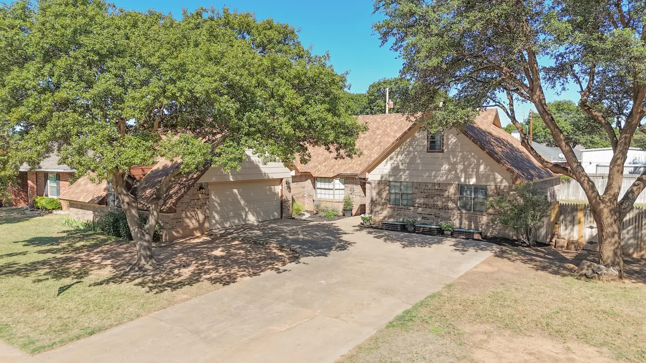 Front exterior — 1411 6th Street, Shallowater, TX 79363