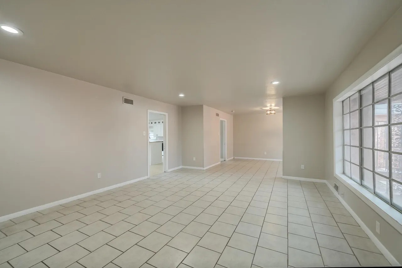 Photo 11 — 2213 33rd Street, Lubbock, TX 79411