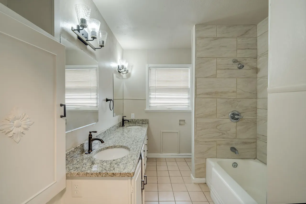 Photo 9 — 2213 33rd Street, Lubbock, TX 79411