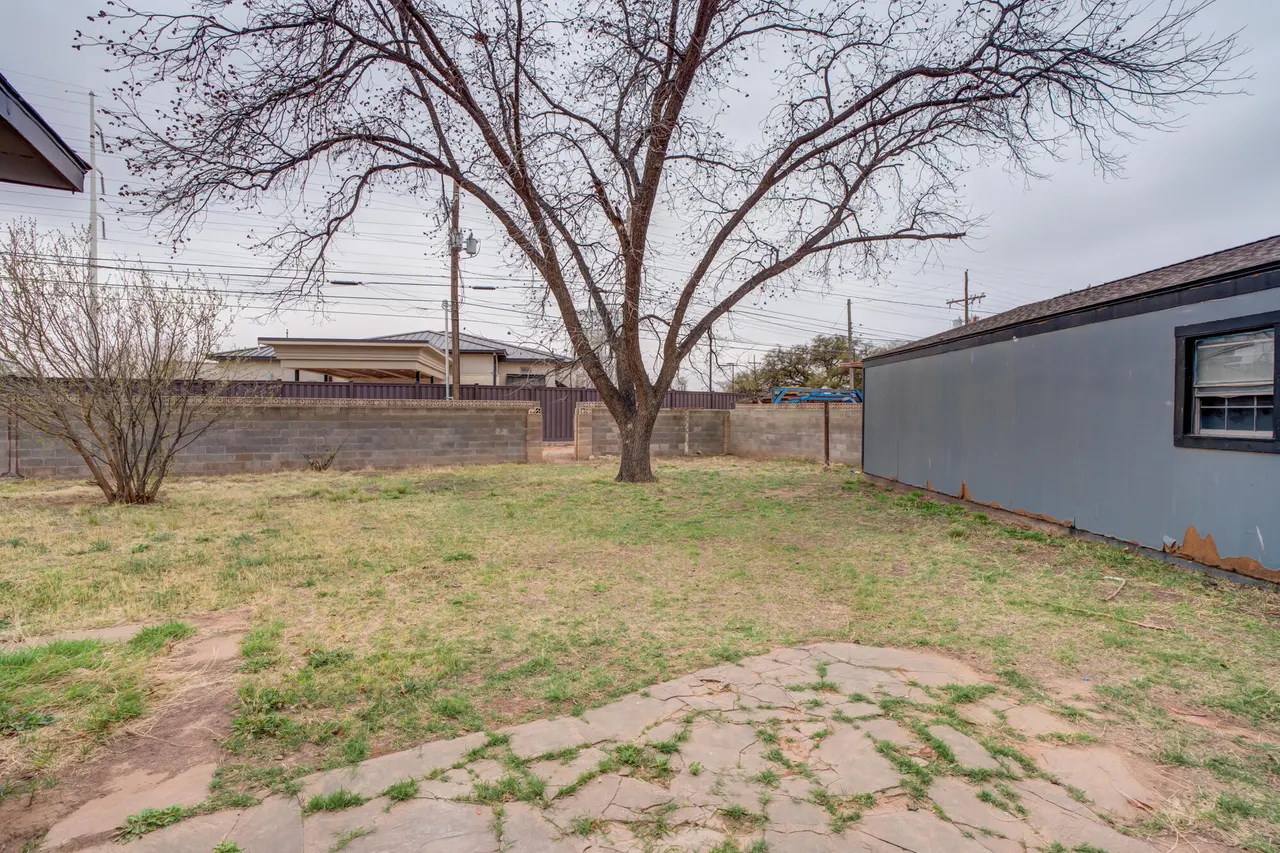Photo 40 — 2213 33rd Street, Lubbock, TX 79411