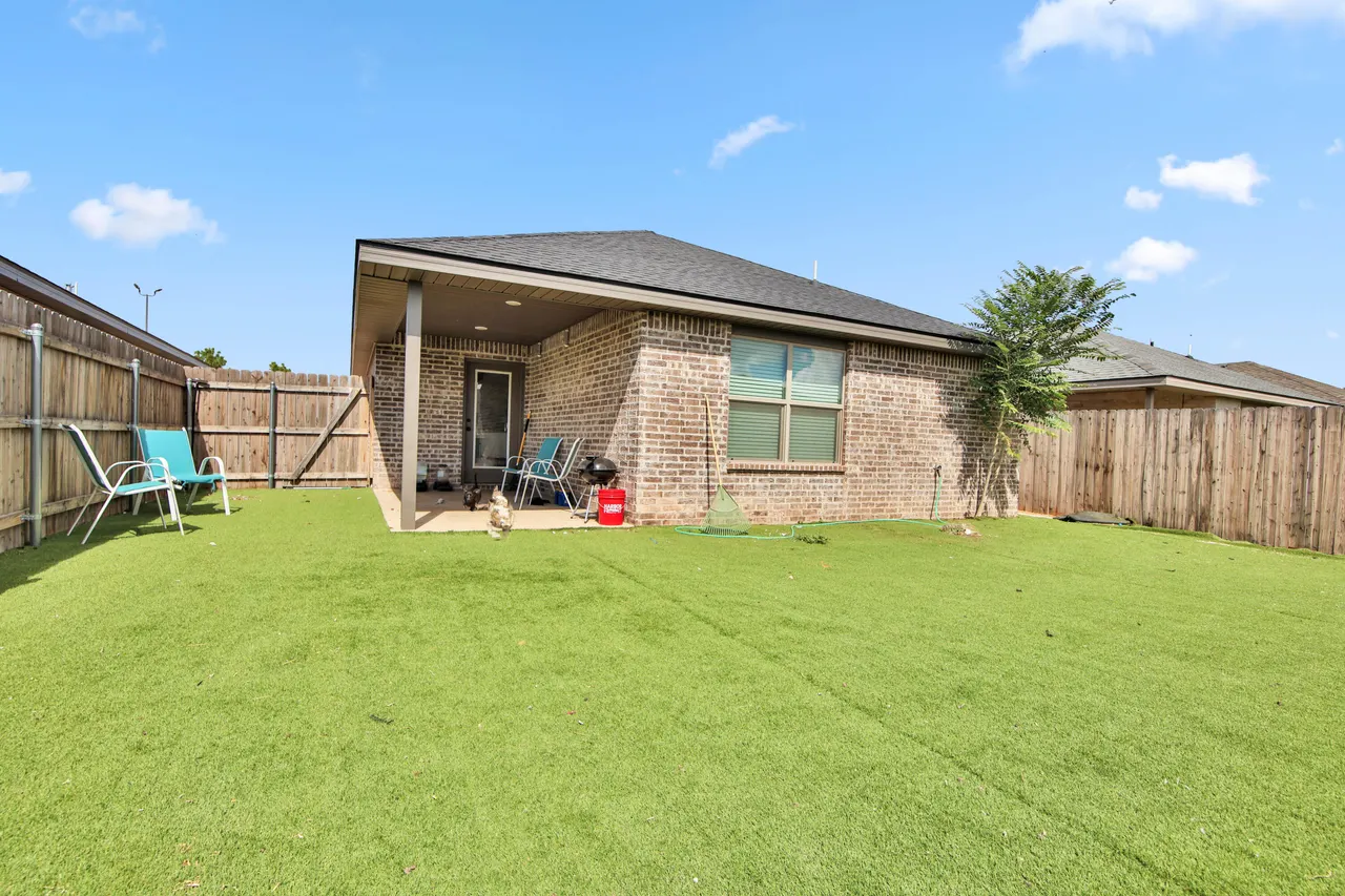 Photo 20 — 324 E 76th Street, Lubbock, TX 79404