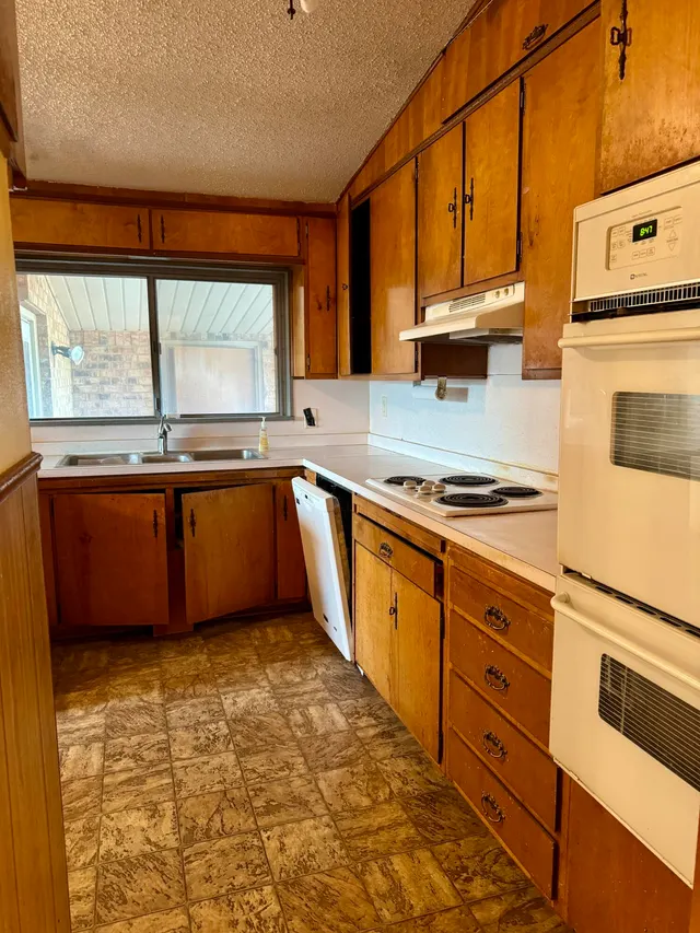 Photo 7 — 207 N Adams Avenue, Denver City, TX 79323