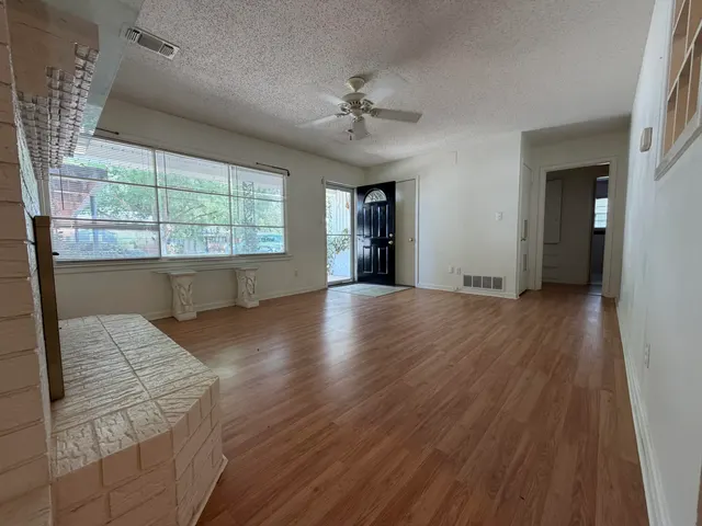 Photo 5 — 3303 36th Street, Lubbock, TX 79413