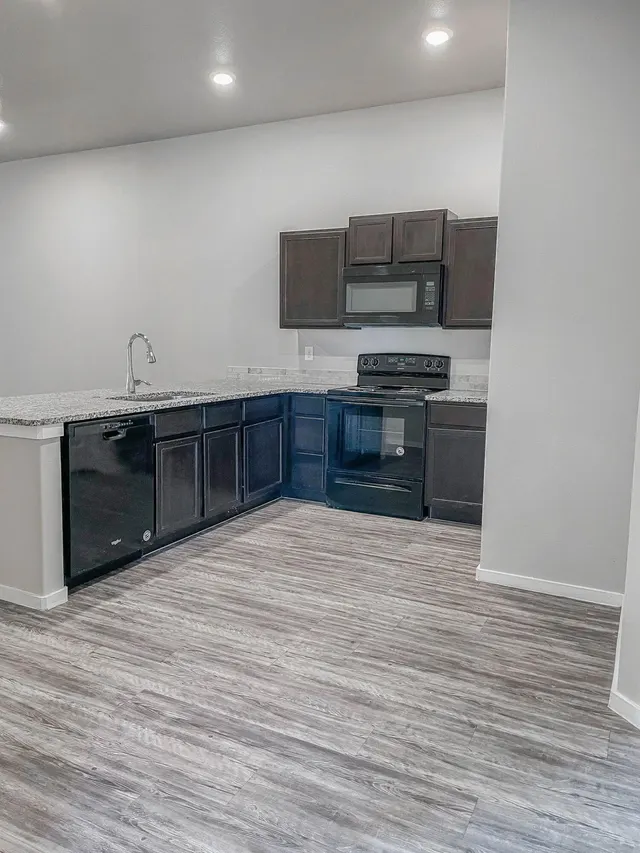 Photo 4 — 2116 N Jayton Avenue B, Lubbock, TX 79403
