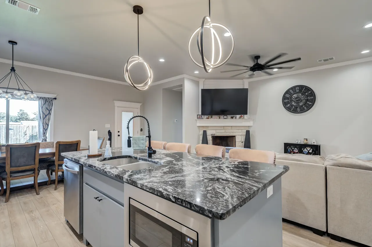 Photo 13 — 1707 Quincy Avenue, Lubbock, TX 79416