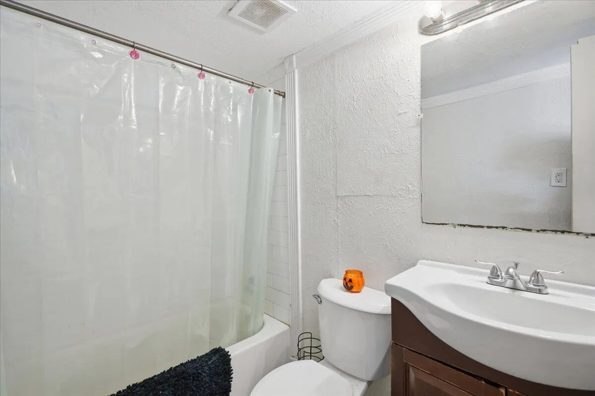 Photo 12 — 2601 30th Street, Lubbock, TX 79410