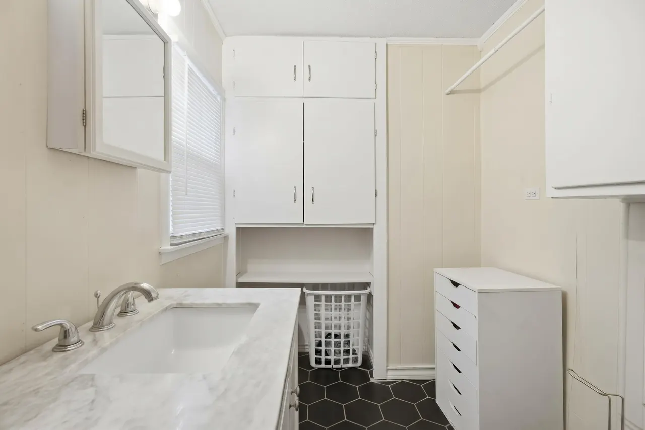 Photo 9 — 2601 30th Street, Lubbock, TX 79410