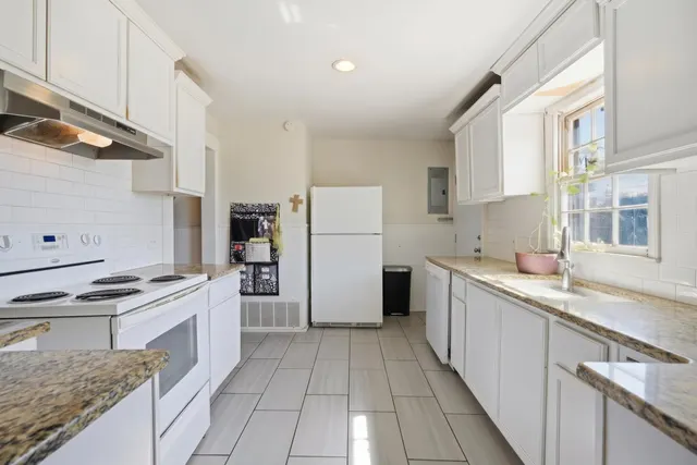 Photo 5 — 2601 30th Street, Lubbock, TX 79410