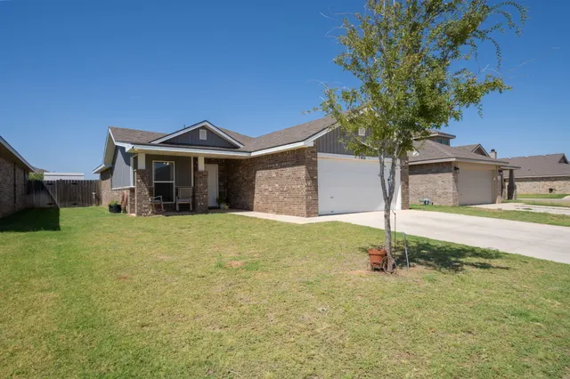 Photo 2 — 7416 32nd Street, Lubbock, TX 79407