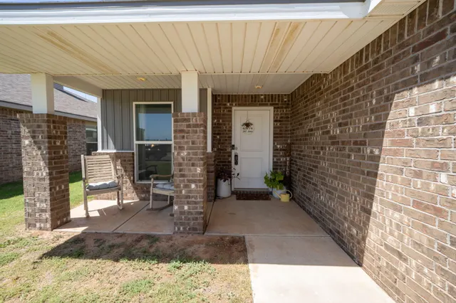 Photo 5 — 7416 32nd Street, Lubbock, TX 79407