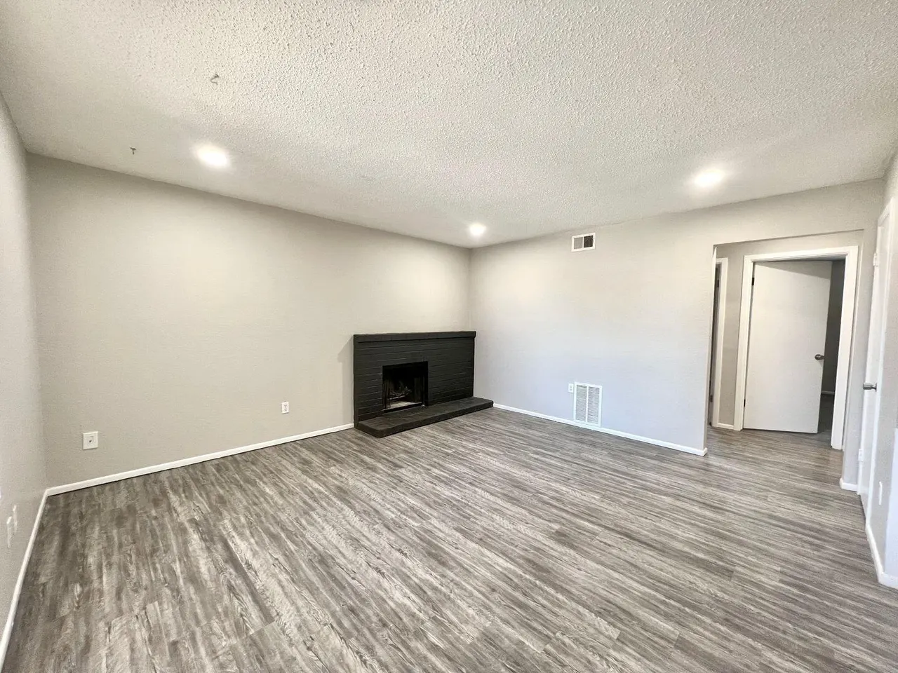 Photo 3 — 3110 Salisbury Avenue C, Lubbock, TX 79410