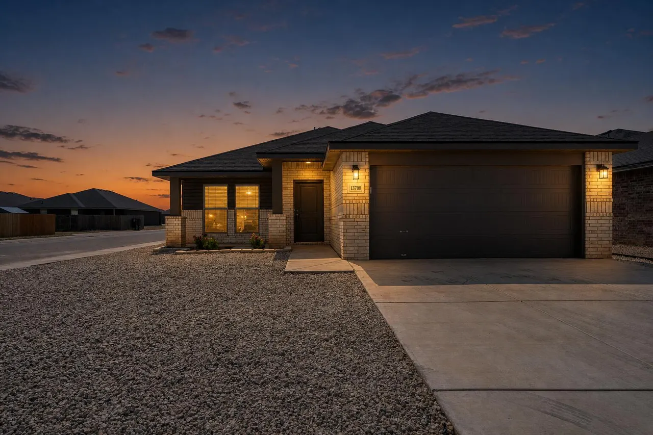 Photo 2 — 13708 Avenue R, Lubbock, TX 79423