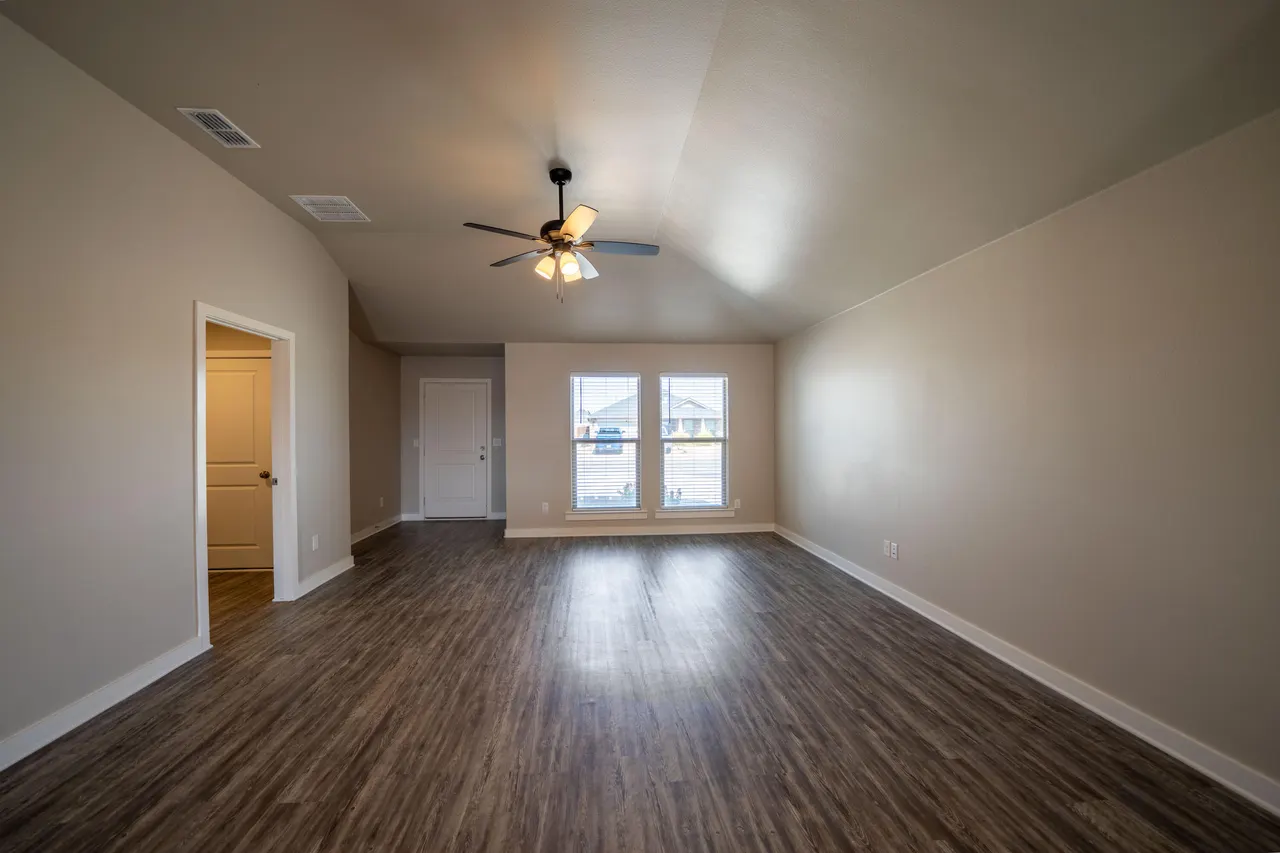 Photo 9 — 13708 Avenue R, Lubbock, TX 79423