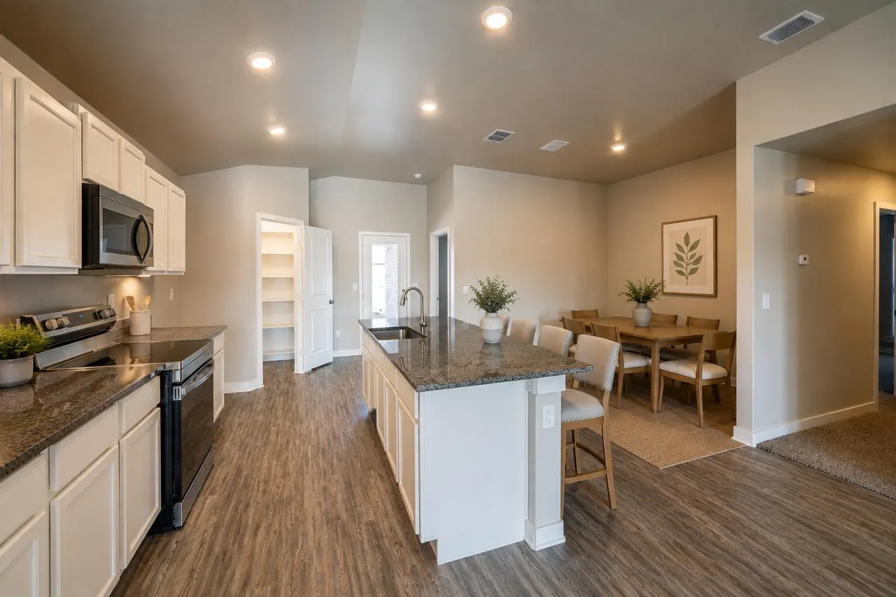 Photo 12 — 13708 Avenue R, Lubbock, TX 79423