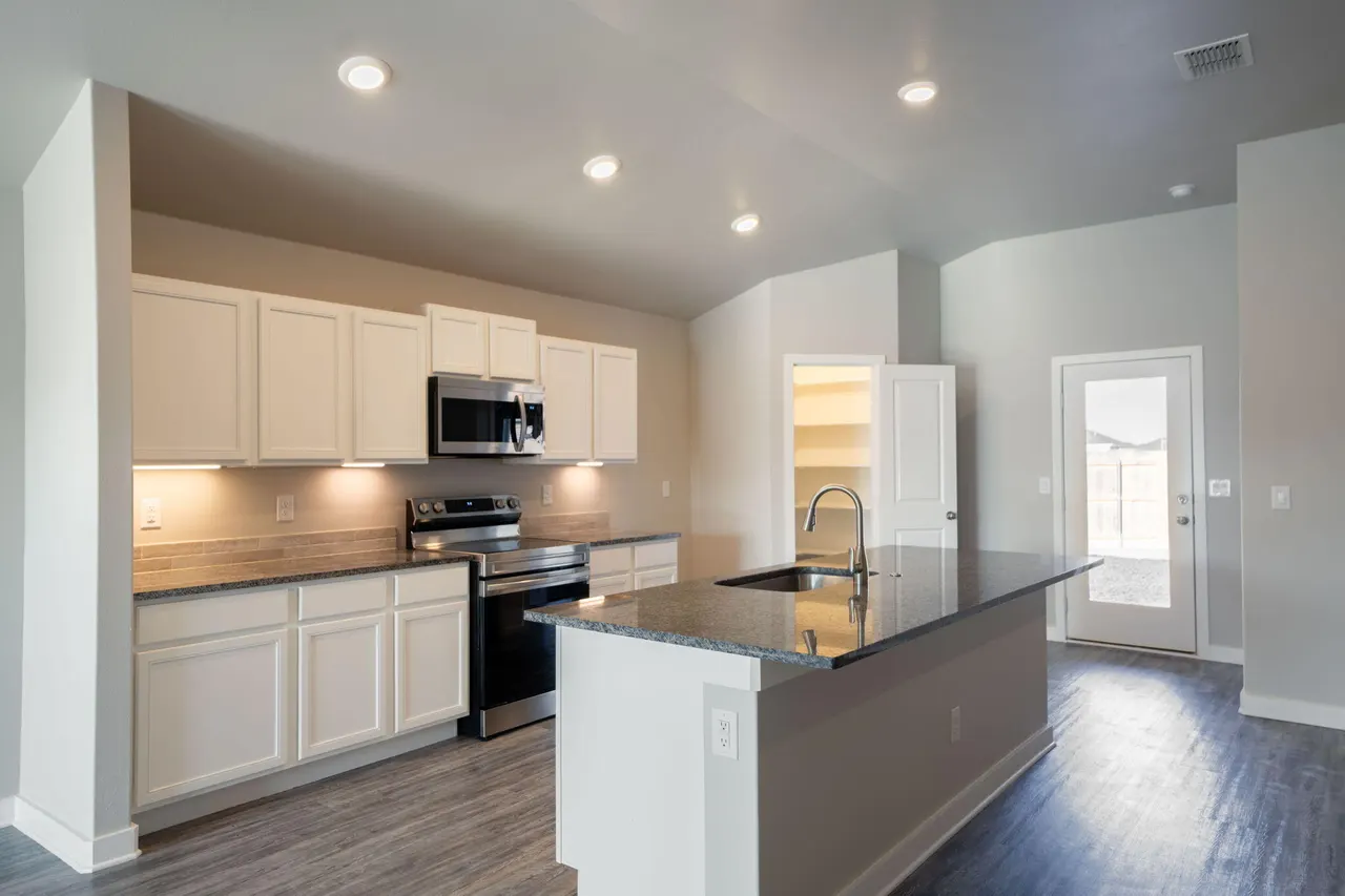 Photo 13 — 13708 Avenue R, Lubbock, TX 79423