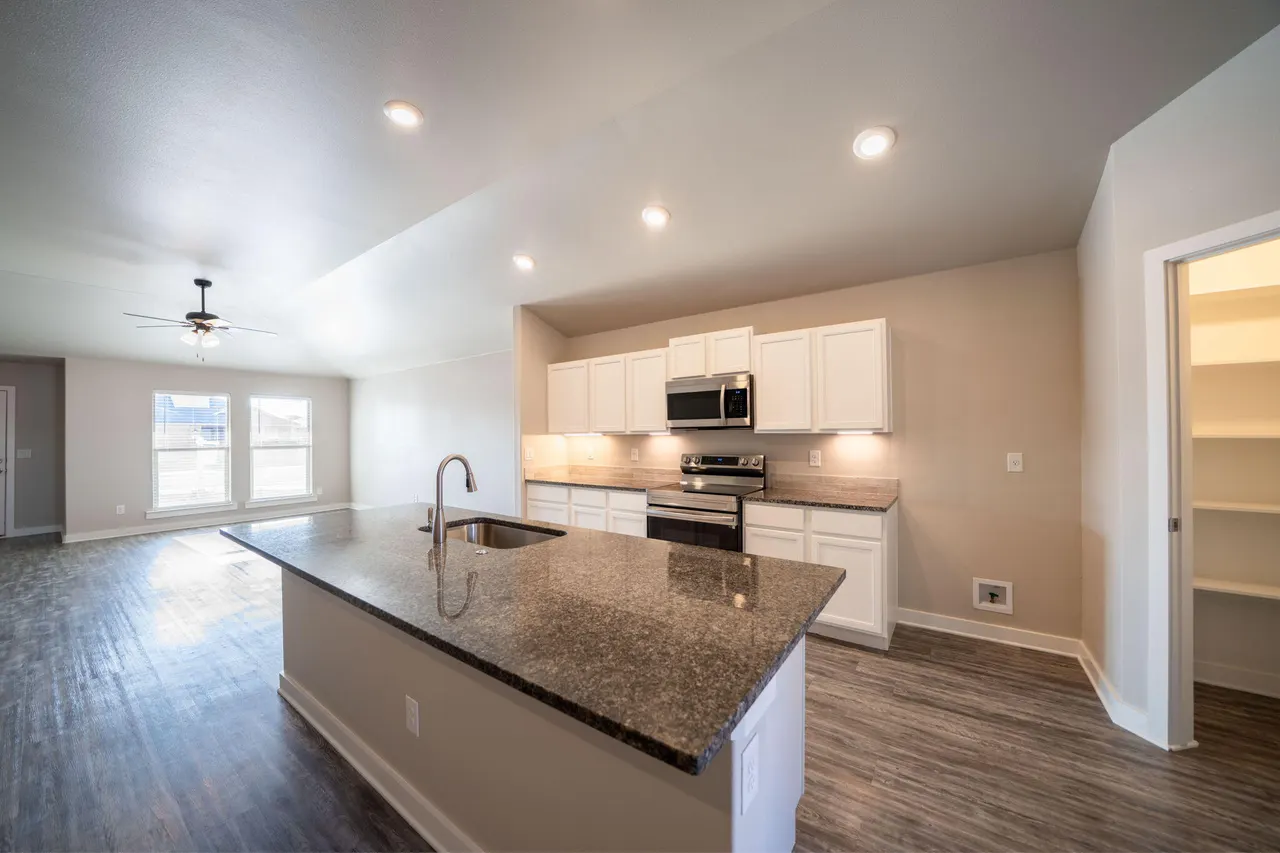 Photo 14 — 13708 Avenue R, Lubbock, TX 79423
