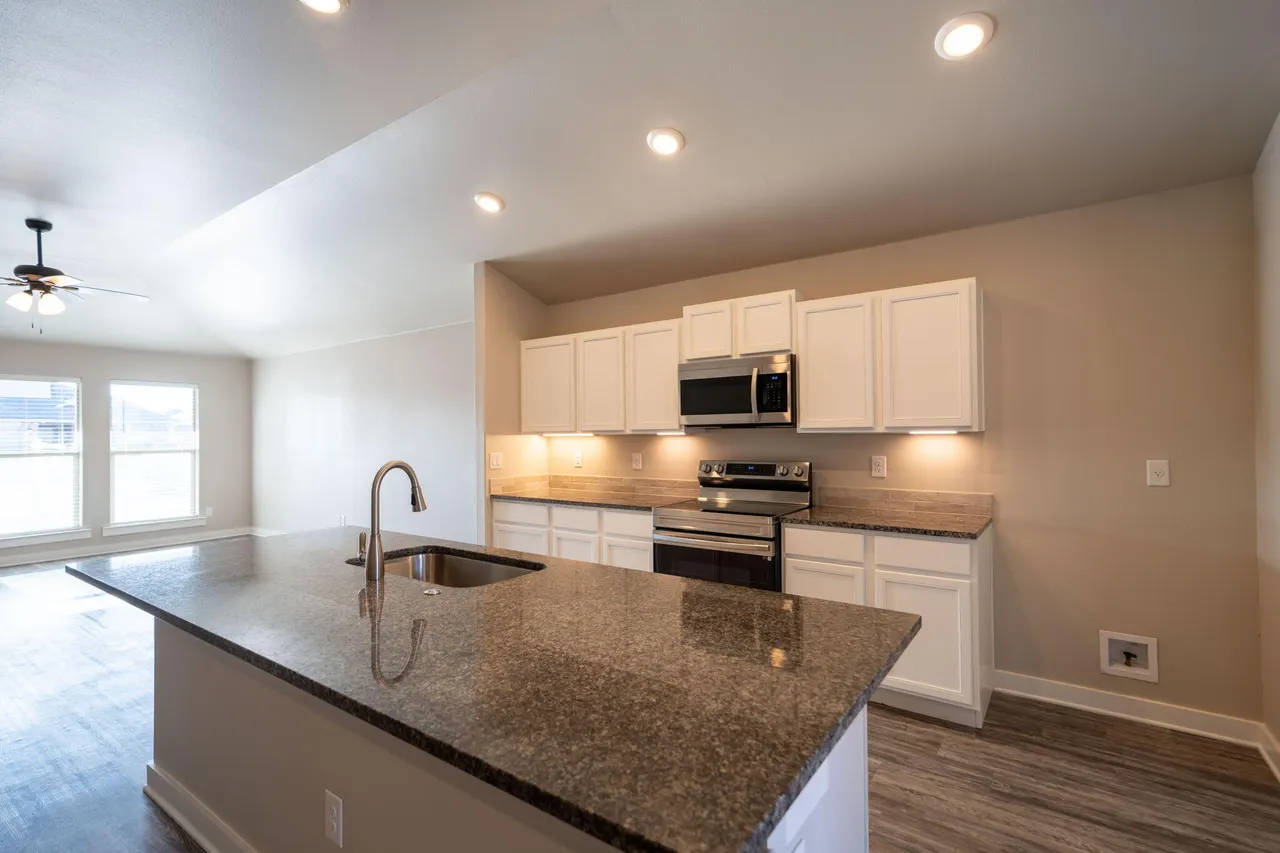Photo 15 — 13708 Avenue R, Lubbock, TX 79423