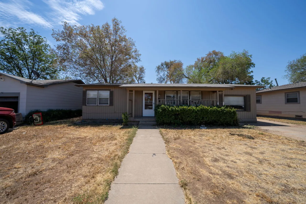 Photo 2 — 2611 43rd Street, Lubbock, TX 79413